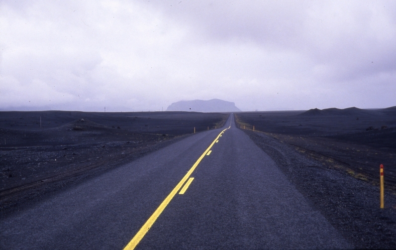 Mod Dyholaey, Islands sydligste punkt, 1988