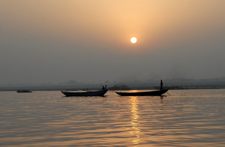 Solopgang over Ganges, Varanasi